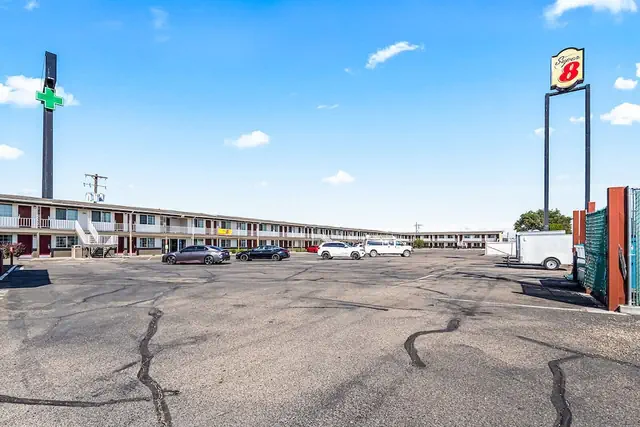 Photo 1 - Super 8 by Wyndham Ontario