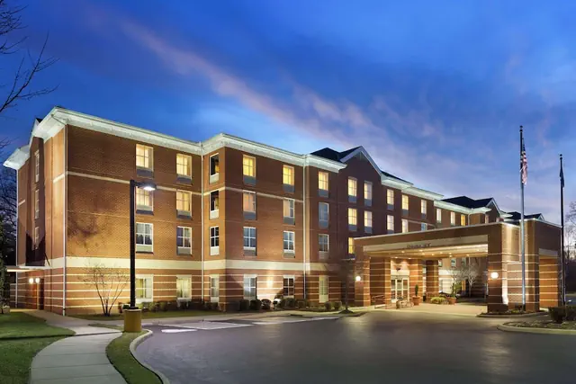 Photo 1 - Hampton Inn & Suites Williamsburg Historic District