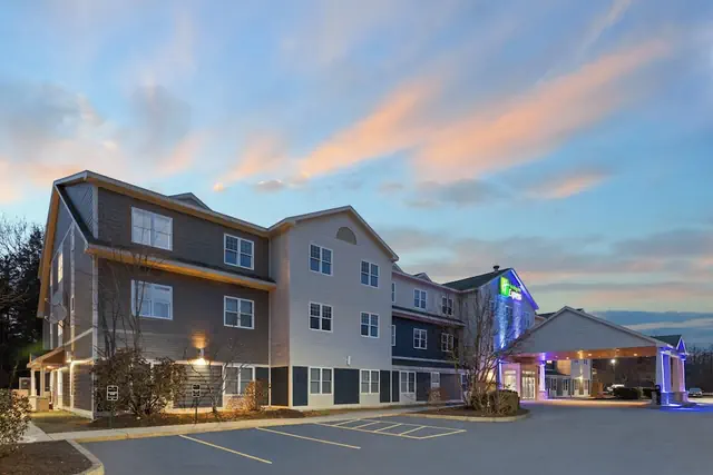 Photo 1 - Holiday Inn Express Hotel & Suites Freeport by IHG