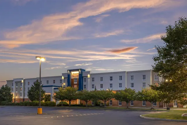 Photo 1 - Hampton Inn & Suites Plymouth