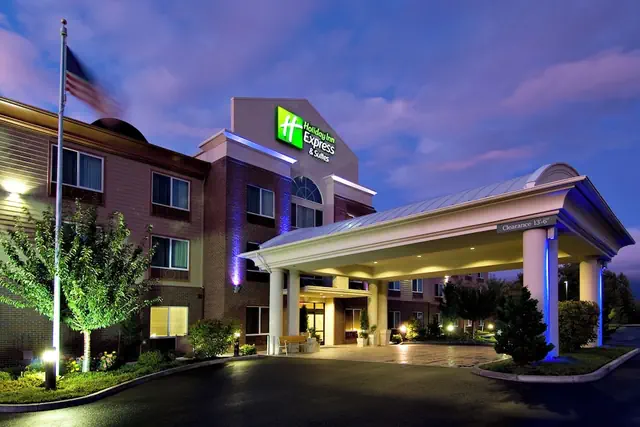 Photo 1 - Holiday Inn Express Hotel & Suites Medford-Central Point by IHG