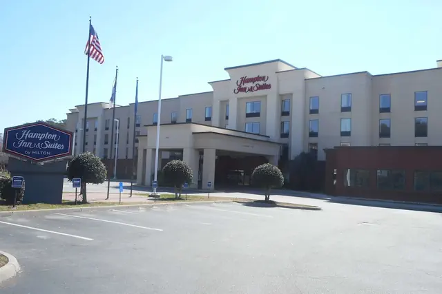 Photo 1 - Hampton Inn & Suites Norfolk-Airport