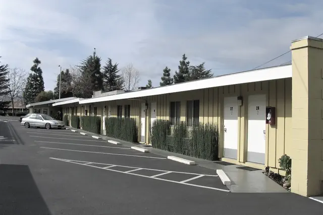 Photo 1 - Palo Alto Lodge