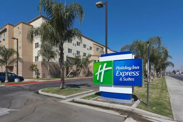 Photo 1 - Holiday Inn Express and Suites Bakersfield Central by IHG