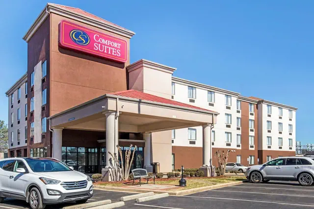 Photo 1 - Comfort Suites Tuscaloosa near University