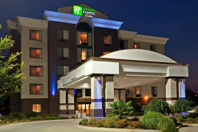 Photo 1 - Holiday Inn Express Hotel & Suites Birmingham - Inverness by IHG