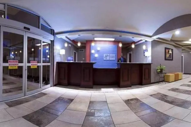 Photo 1 - Holiday Inn Express & Suites Alexandria by IHG