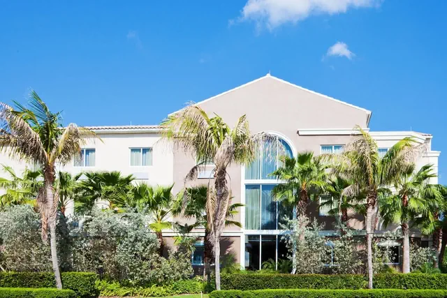 Photo 1 - Holiday Inn Express & Suites West Palm Beach Metrocentre by IHG