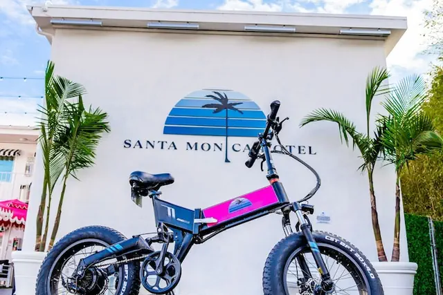 Photo 1 - Santa Monica Hotel