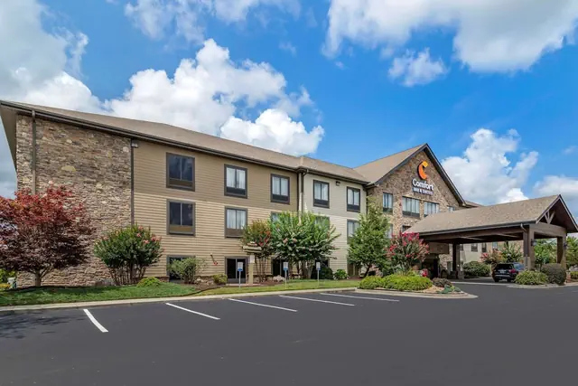 Photo 1 - Comfort Inn & Suites Blue Ridge