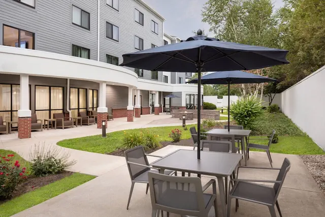 Photo 1 - Courtyard by Marriott Portland Airport