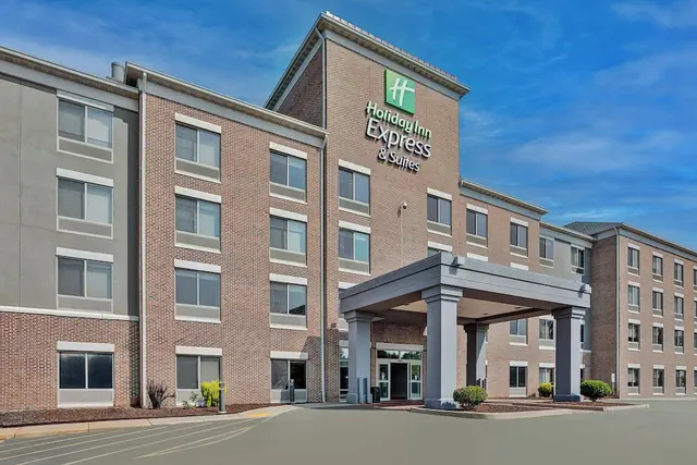 Photo 1 - Holiday Inn Express & Suites Milwaukee Nw Park Place by IHG