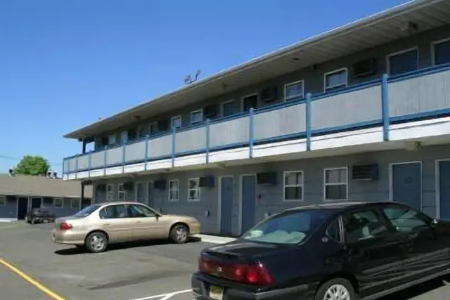 Photo 1 - Mayflower Motel Milford