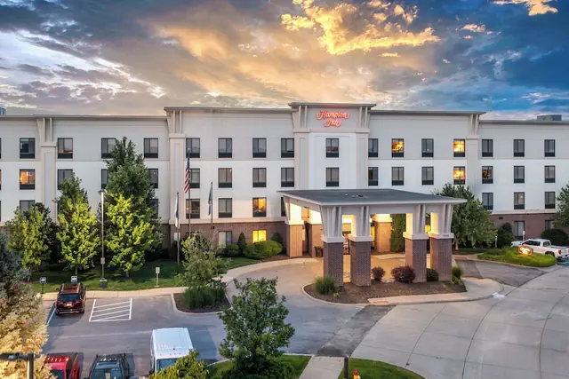 Photo 1 - Hampton Inn Omaha West-Lakeside