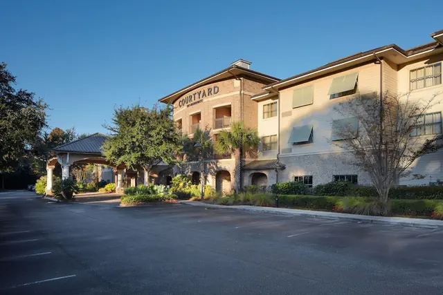 Photo 1 - Courtyard by Marriott Charleston Mount Pleasant