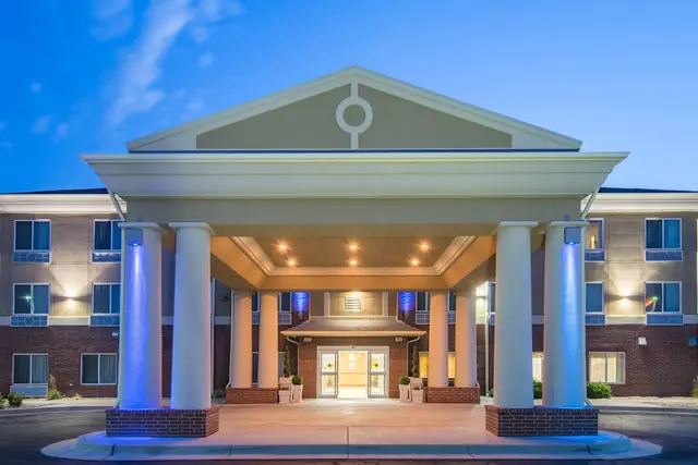 Photo 1 - Holiday Inn Express Hotel & Suites El Dorado, Kansas by IHG