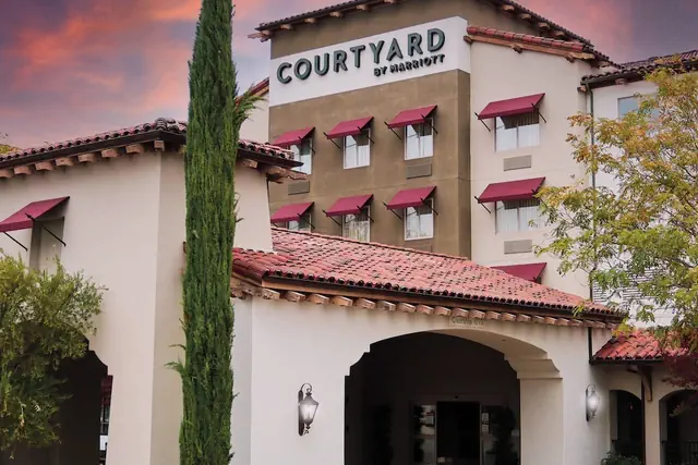Photo 1 - Courtyard Marriott Paso Robles