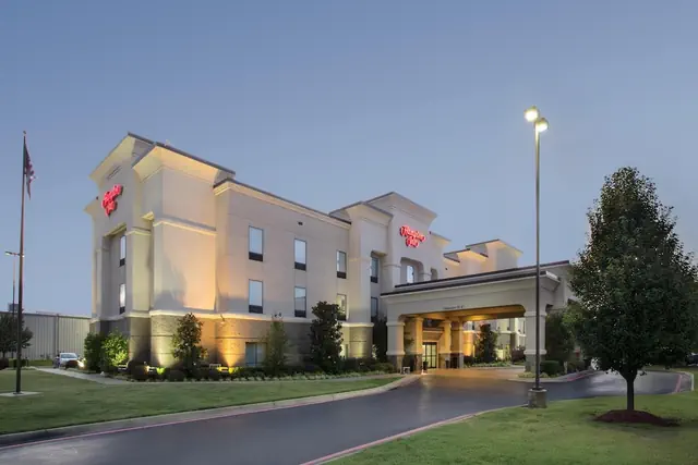 Photo 1 - Hampton Inn Siloam Springs