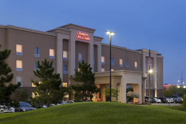 Photo 1 - Hampton Inn & Suites Davenport