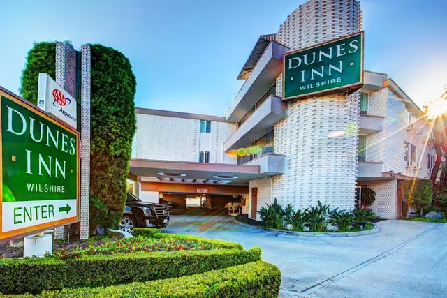 Photo 1 - Dunes Inn - Wilshire