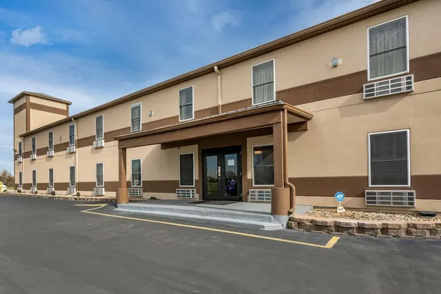 Photo 1 - Econo Lodge Inn & Suites Granite City - St. Louis