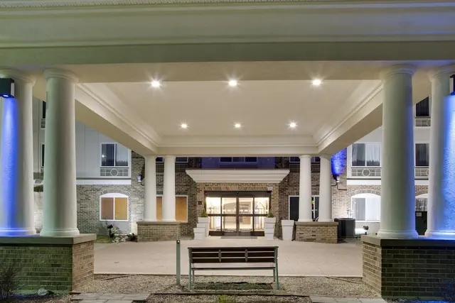 Photo 1 - Holiday Inn Express Hotel & Suites Jacksonville by IHG