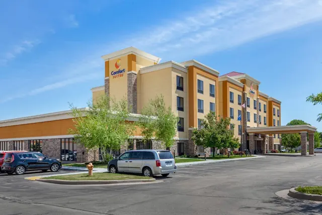 Photo 1 - Comfort Suites Oshkosh West
