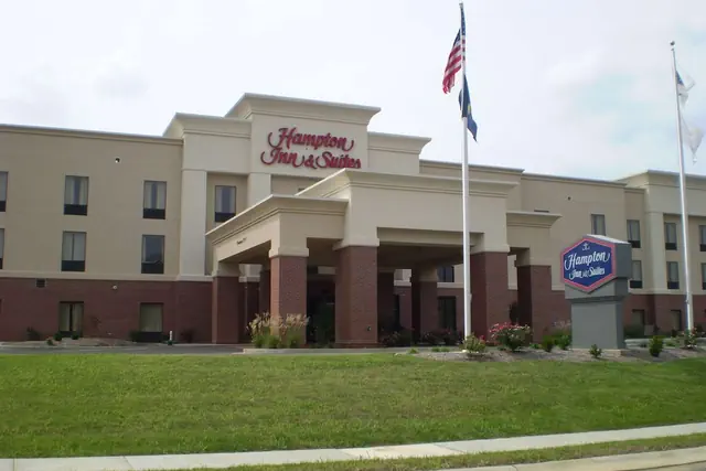 Photo 1 - Hampton Inn & Suites Madisonville