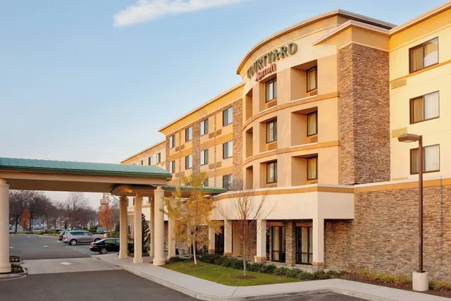 Photo 1 - Courtyard by Marriott Paramus
