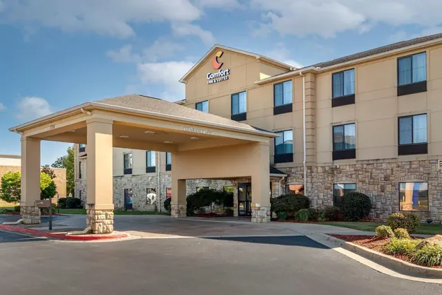 Photo 1 - Comfort Inn & Suites Russellville I-40