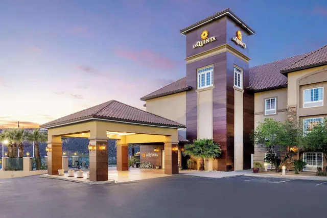 Photo 1 - La Quinta Inn & Suites by Wyndham St. George