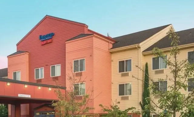 Photo 1 - Fairfield Inn & Suites by Marriott Portland North