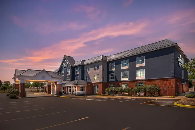 Photo 1 - Country Inn & Suites by Radisson, Petersburg, VA
