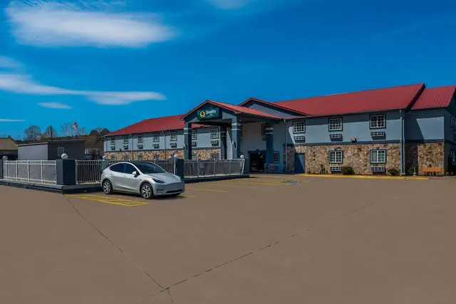 Photo 1 - Quality Inn Fort Payne
