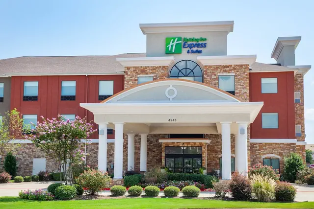 Photo 1 - Holiday Inn Express & Suites Texarkana by IHG