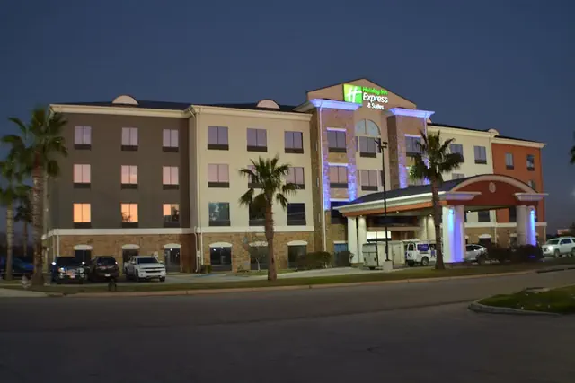 Photo 1 - Holiday Inn Express Hotel & Suites Seguin by IHG
