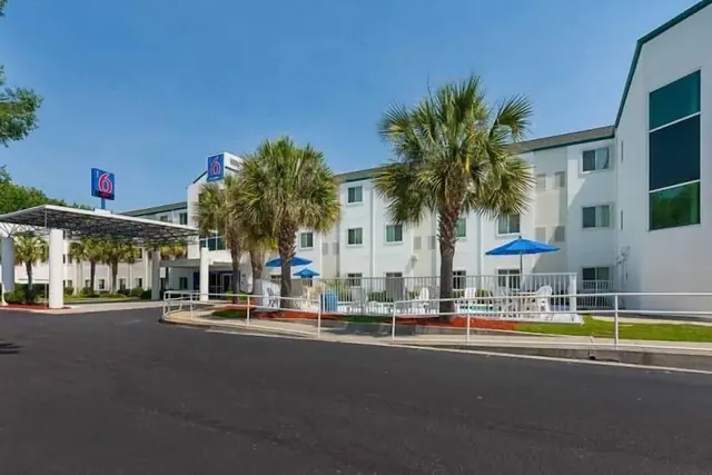 Photo 1 - Motel 6 Columbia, SC - Fort Jackson Area