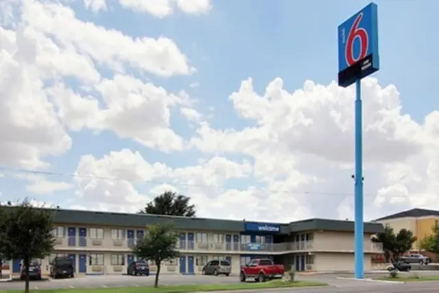Photo 1 - Motel 6 Fort Stockton, TX
