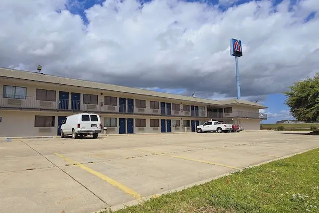 Photo 1 - Motel 6 Slidell, LA - New Orleans