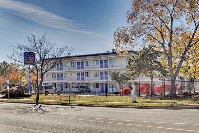 Photo 1 - Motel 6 Capitol Heights, MD - Washington