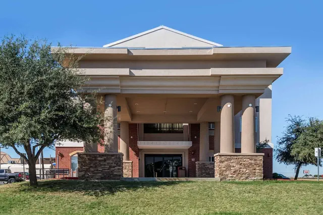 Photo 1 - Comfort Inn & Suites Big Spring