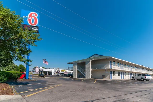 Photo 1 - Motel 6 Farmington Hills, MI - Northwest - Farmington Hills
