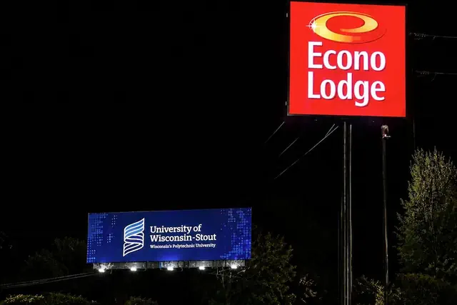 Photo 1 - Econo Lodge Menomonie