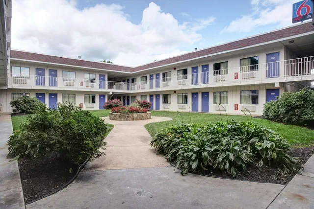Photo 1 - Motel 6 Elkton, MD
