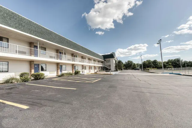 Photo 1 - Motel 6 Niantic, CT - New London