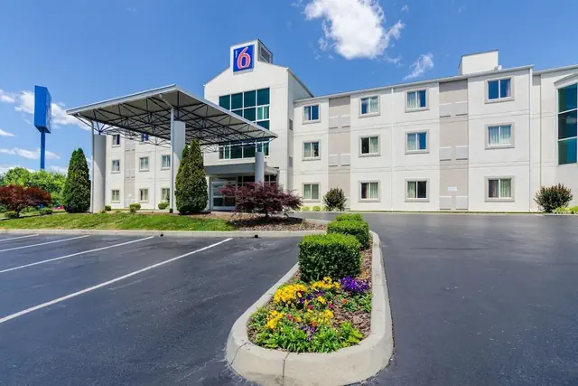 Photo 1 - Motel 6 Bristol, VA