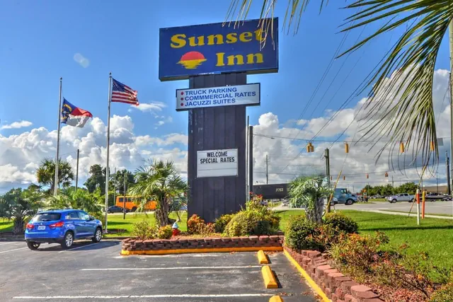 Photo 1 - Sunset Inn