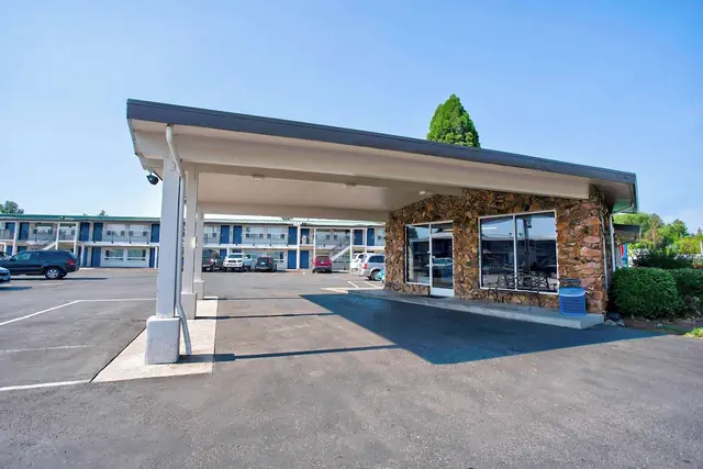 Photo 1 - Motel 6 Bend, OR