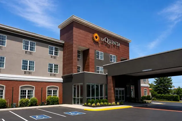 Photo 1 - La Quinta Inn & Suites by Wyndham Knoxville West