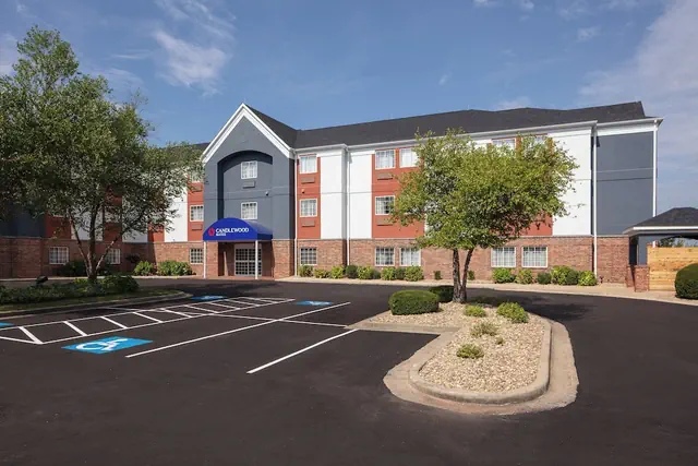 Photo 1 - Candlewood Suites St Robert by IHG